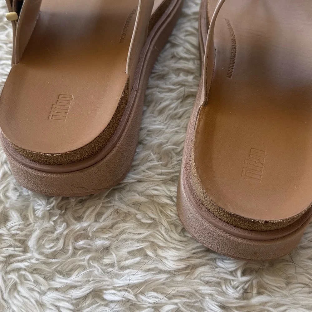FitFlop GEN-FF Buckle Leather Toe-Post Sandals - Picture 4 of 7